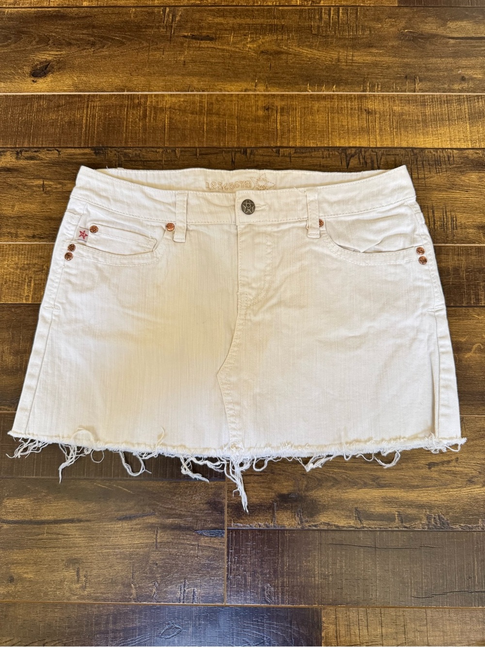 ✅ “9 Star” White Denim Frayed Hem Mini Skirt